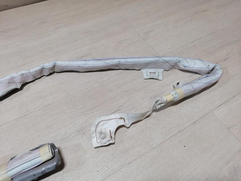 Auris шторка  AirBag правая