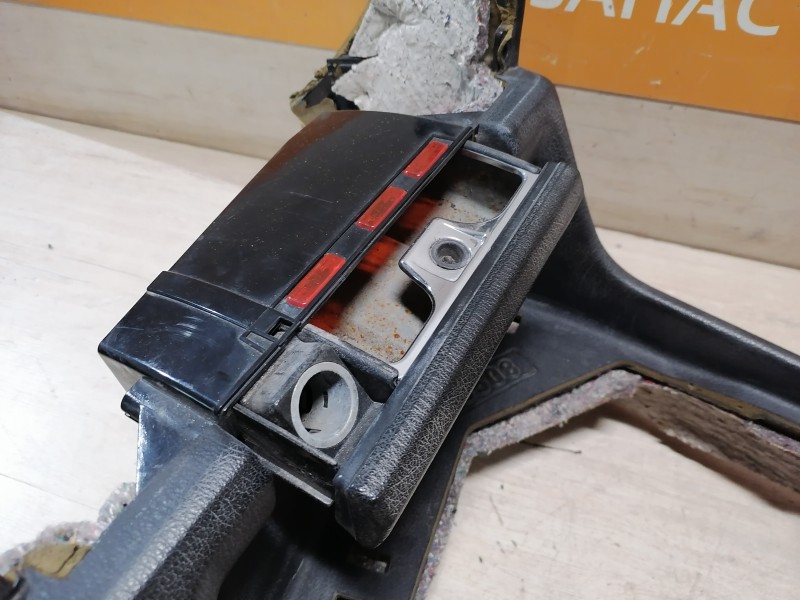 BMW E34 консоль центральная пепельница