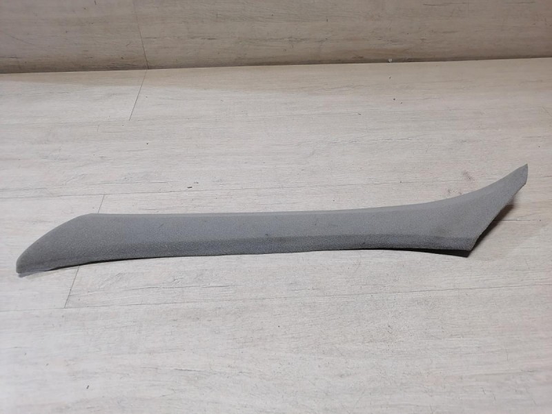 BMW E34 обшивка передней стойки верхняя левая