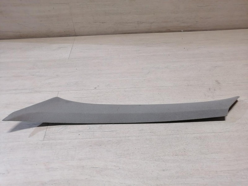 BMW E34 обшивка передней стойки верхняя левая