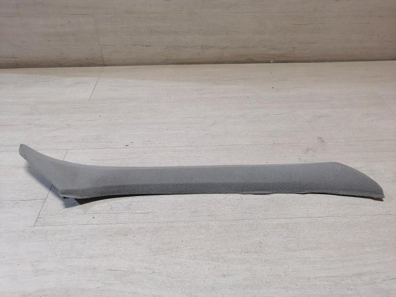 BMW E34 обшивка передней стойки верхняя правая