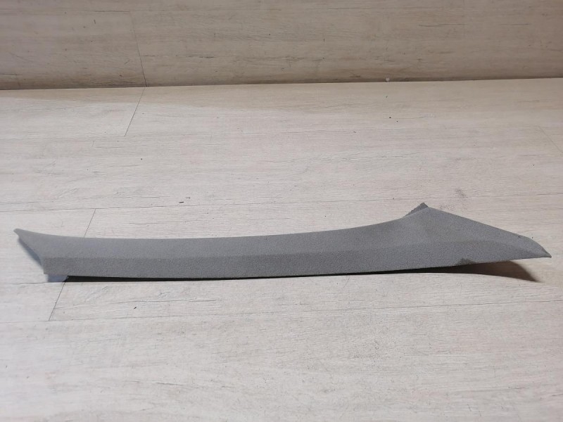 BMW E34 обшивка передней стойки верхняя правая