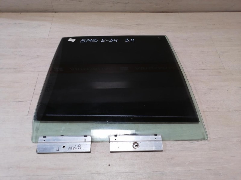 BMW E34 стекло заднее правое