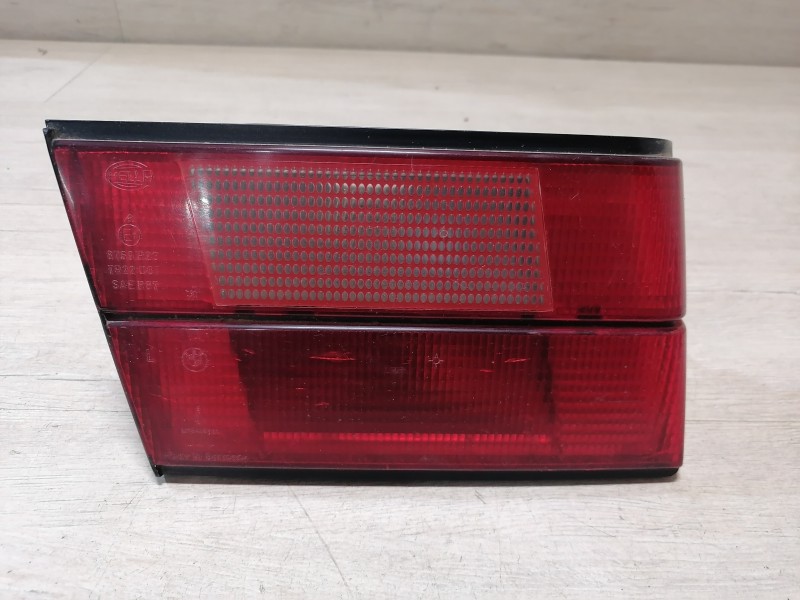 BMW E34 фонарь в крышку багажника левый