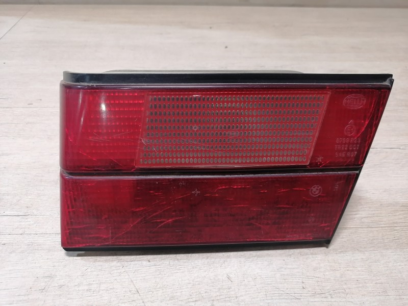 BMW E34 фонарь в крышку багажника правый