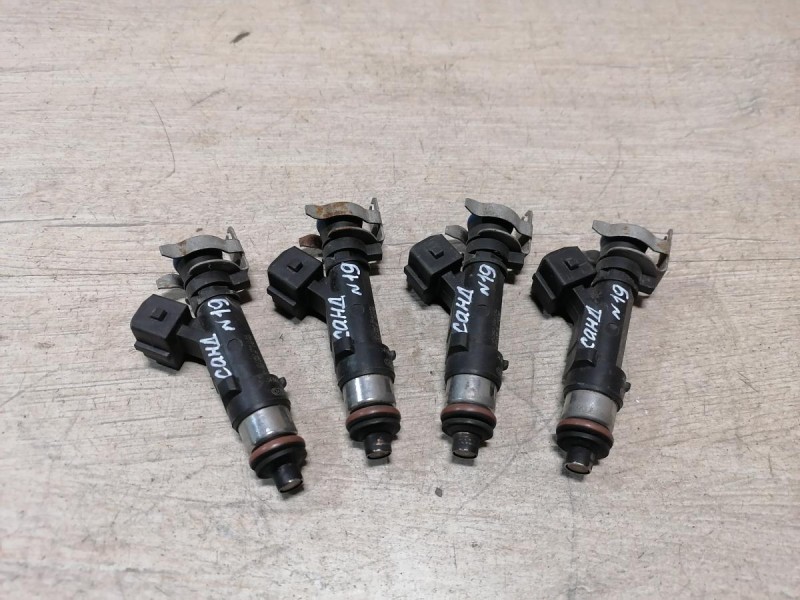 Sandero 2 форсунка топливная 8кл