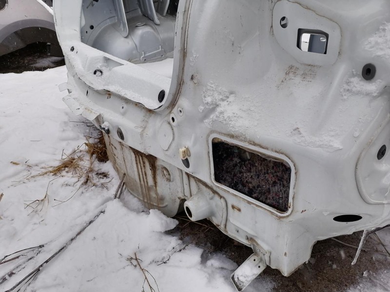 Sandero №18 панель задняя ниша под запаску