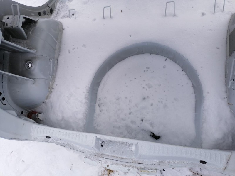 Sandero №18 панель задняя ниша под запаску