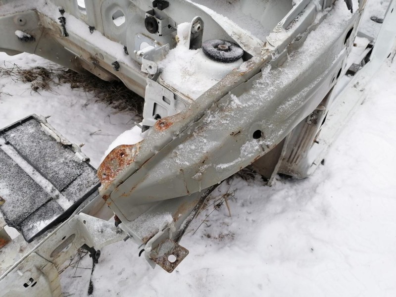 Sandero №18 лонжерон левый деф