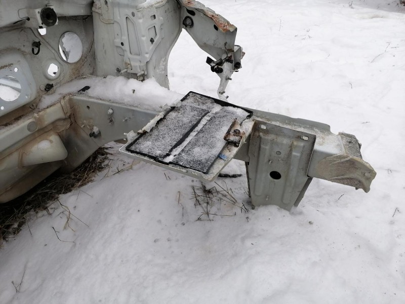 Sandero №18 лонжерон левый деф