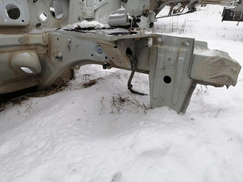 Sandero №18 лонжерон левый деф