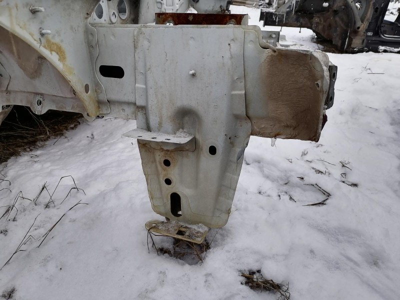 Sandero №18 лонжерон правый