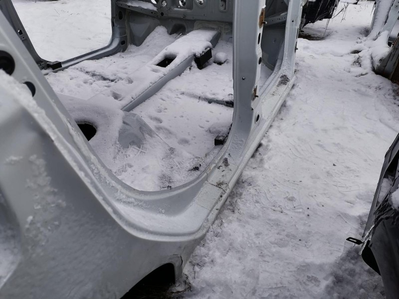 Sandero №18 порог правый деф