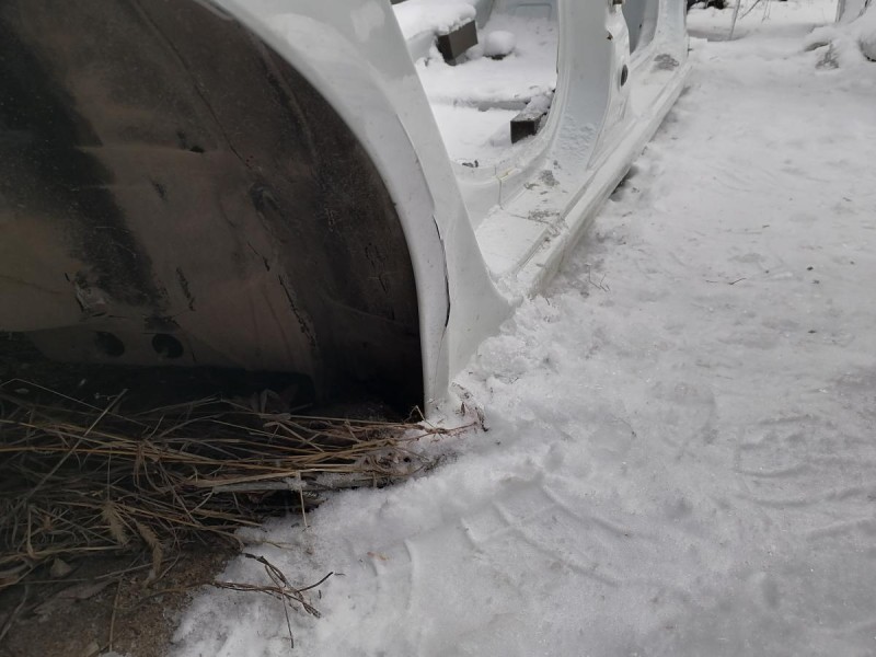 Sandero №18 порог правый деф