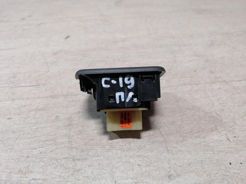 Sandero 2 блок управления стеклоподъемниками