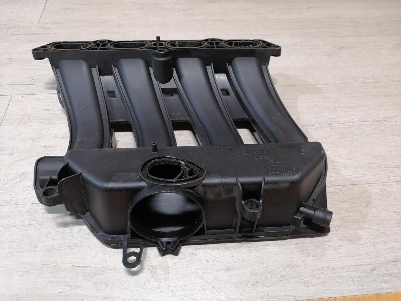 Sandero №3 коллектор впускной 16 кл