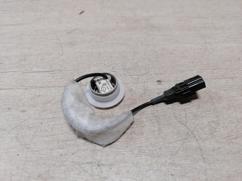 Sandero 2 микрофон