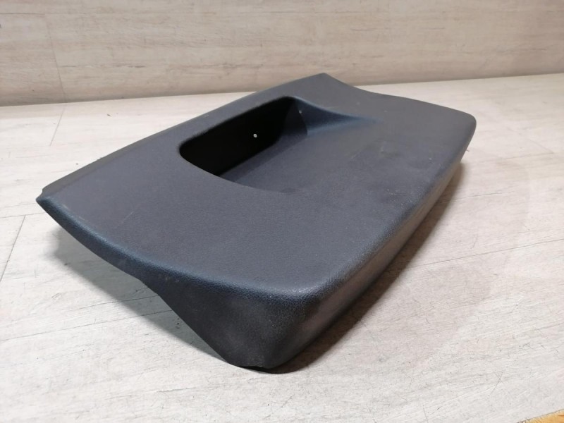 Sandero 2 обшивка крышки багажника