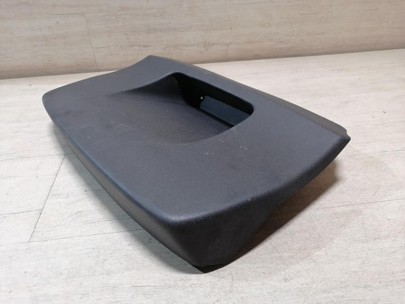 Sandero 2 обшивка крышки багажника