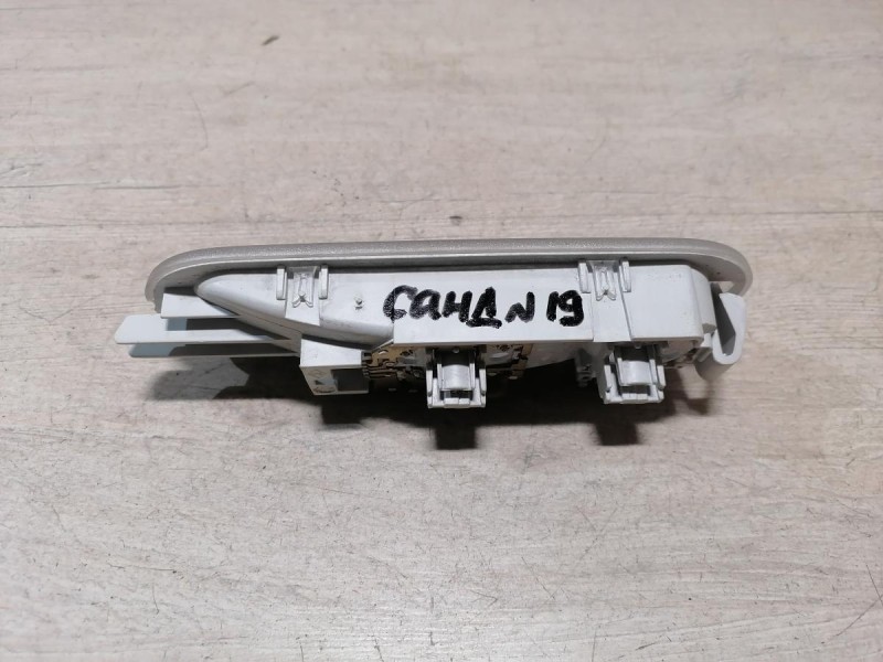 Sandero 2 плафон салона