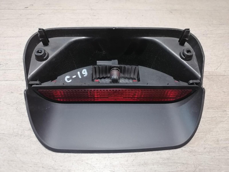 Sandero 2 повторитель стоп сигнала