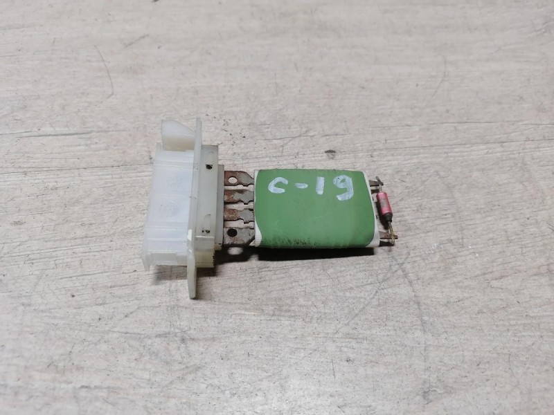 Sandero 2 резистор печки