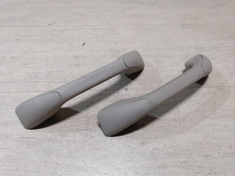 Sandero 2 ручка потолка