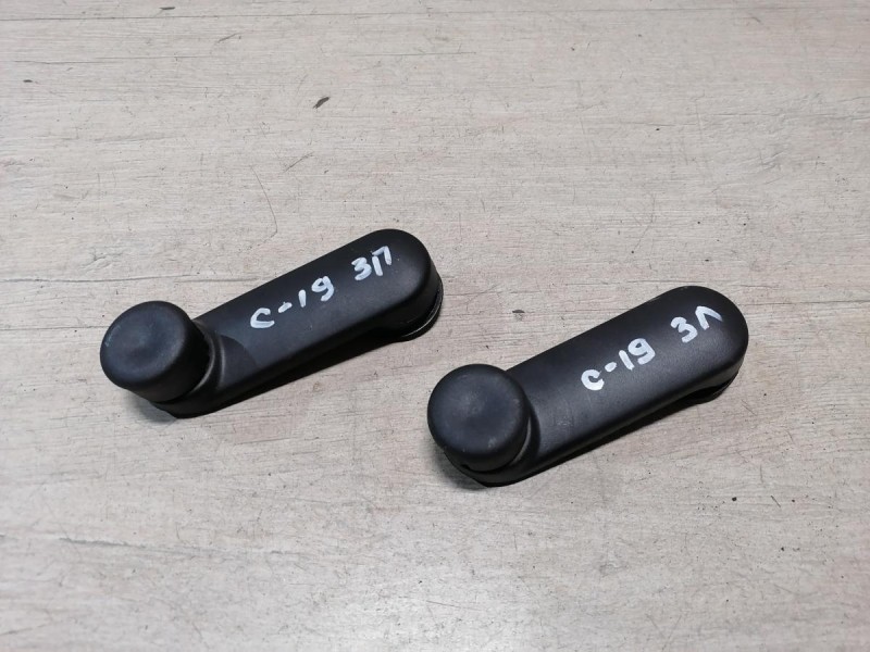 Sandero 2 ручка стеклоподъемника