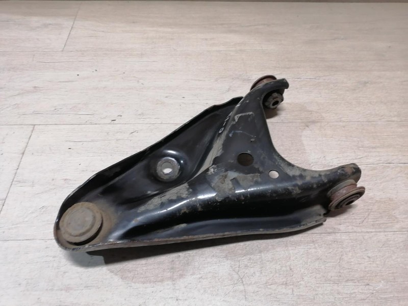 Sandero 2 рычаг левый