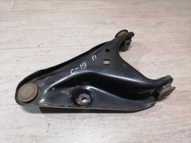 Sandero 2 рычаг правый