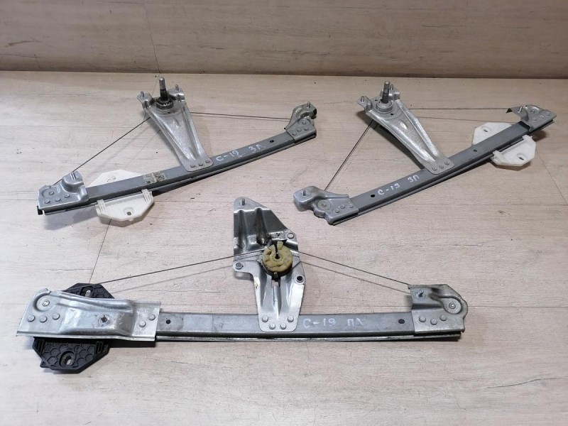 Sandero 2 стеклоподъемник задний правый мех