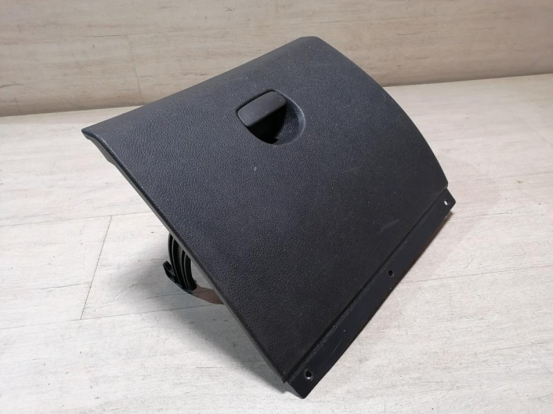 Sandero 2 бардачок