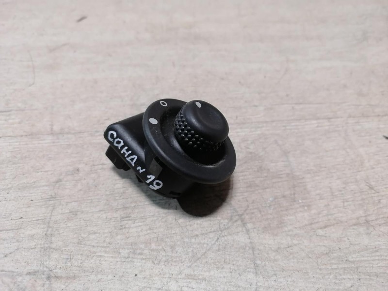 Sandero 2 блок управления зеркалами