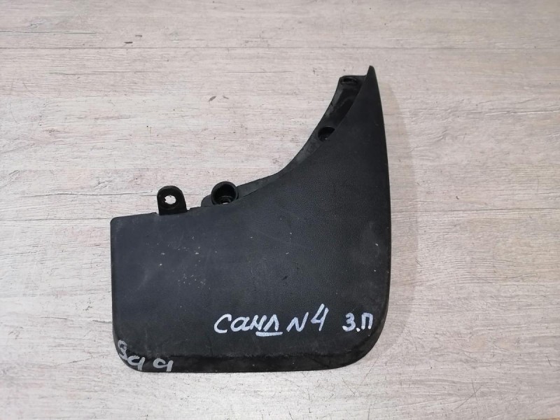 Sandero №4 брызговик задний правый