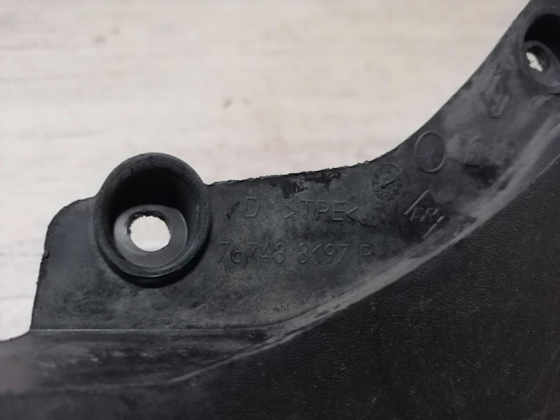 Sandero №4 брызговик задний правый