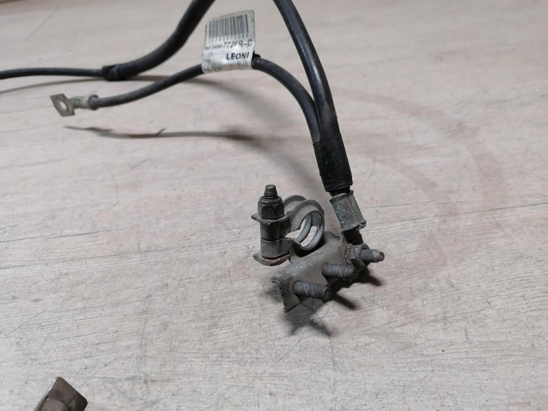 Sandero 2 клемма минусовая