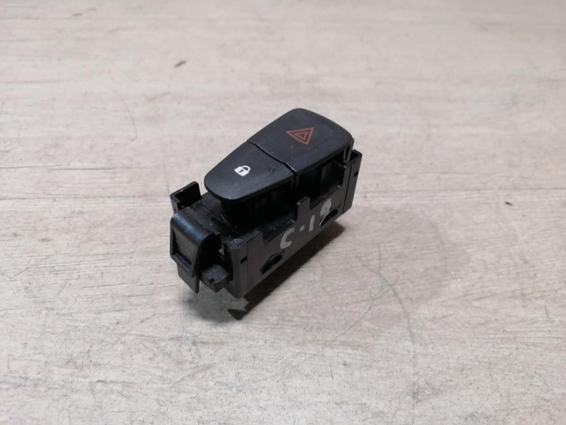 Sandero 2 кнопка аварийка центрального замка