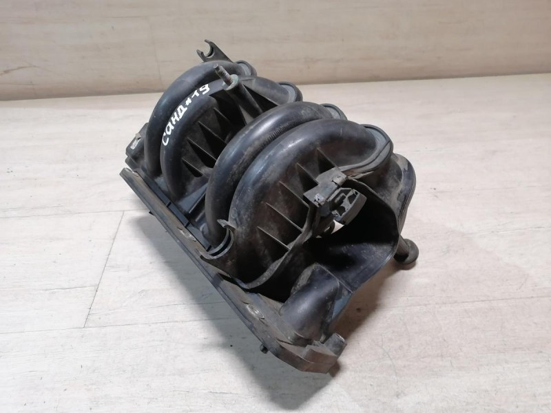 Sandero 2 коллектор впускной 8 кл