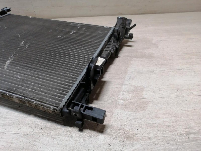 Sandero №4 радиатор охлаждения двигателя деф