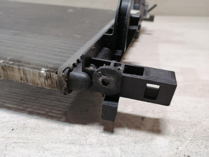 Sandero №4 радиатор охлаждения двигателя деф