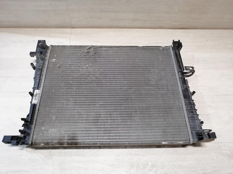 Sandero №4 радиатор охлаждения двигателя деф