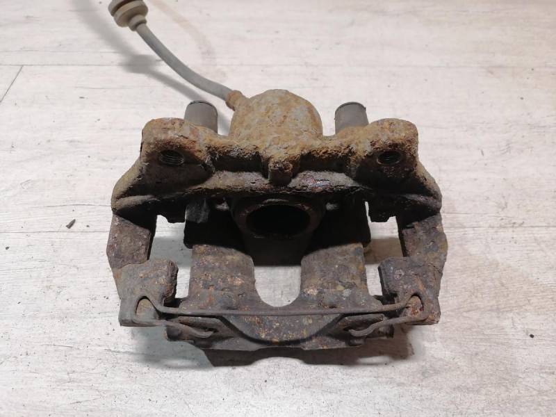 Sandero 2 суппорт левый 16 кл