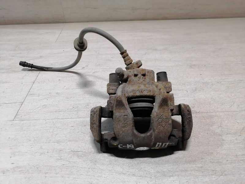 Sandero 2 суппорт правый 8 кл