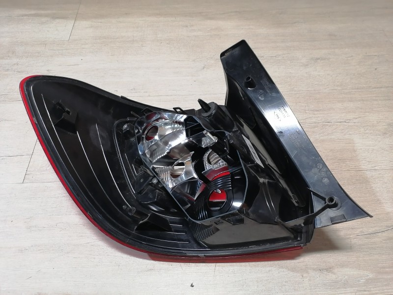 Sandero №4 фонарь правый деф