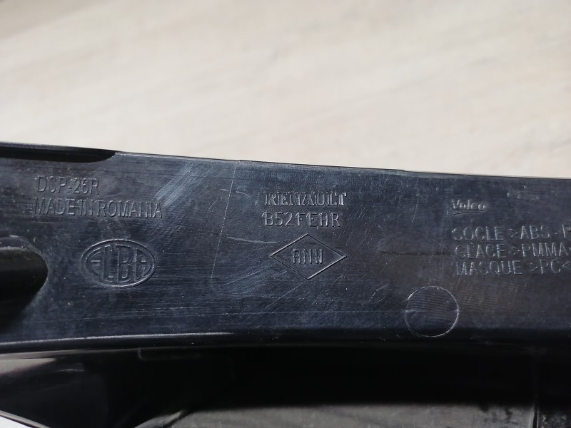 Sandero №4 фонарь правый деф
