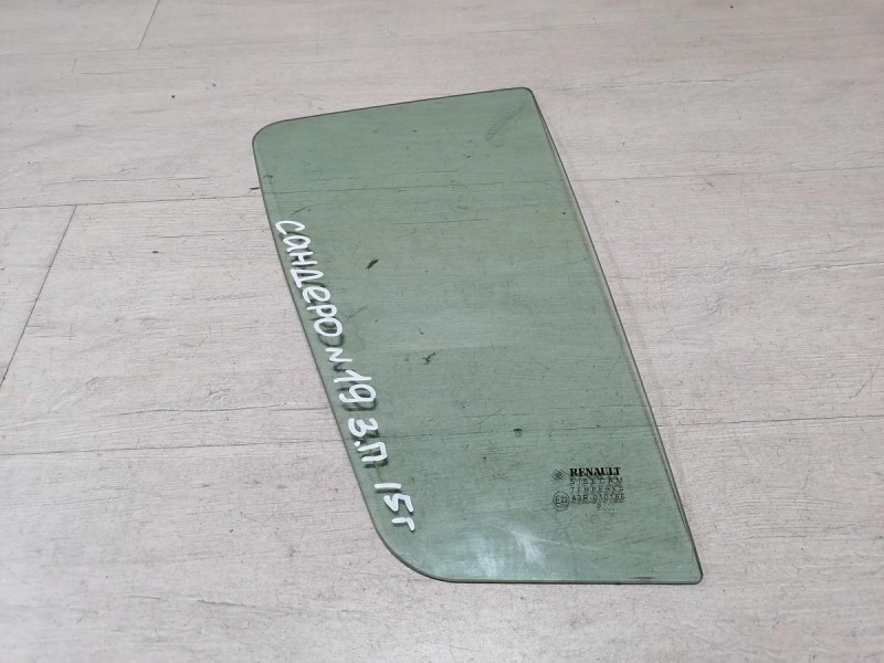 Sandero 2 форточка правая 15