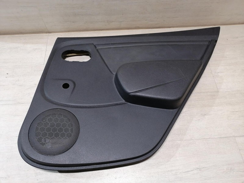 Sandero 1 обшивка двери задняя правая мех