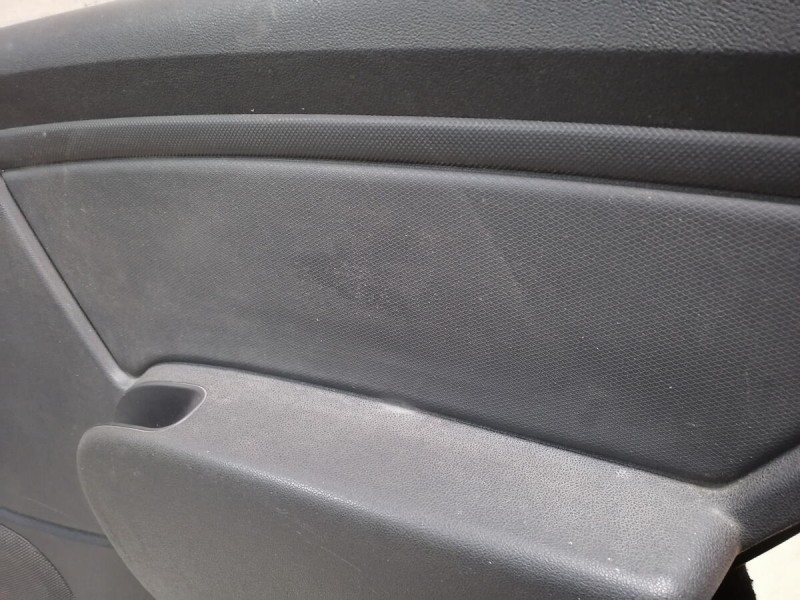 Sandero 1 обшивка двери задняя правая мех