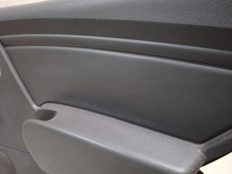 Sandero 1 обшивка двери задняя правая мех