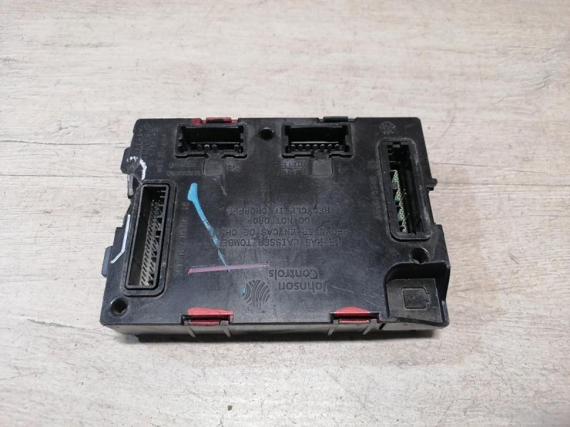 Sandero №7 блок комфорта 284B10633 деф